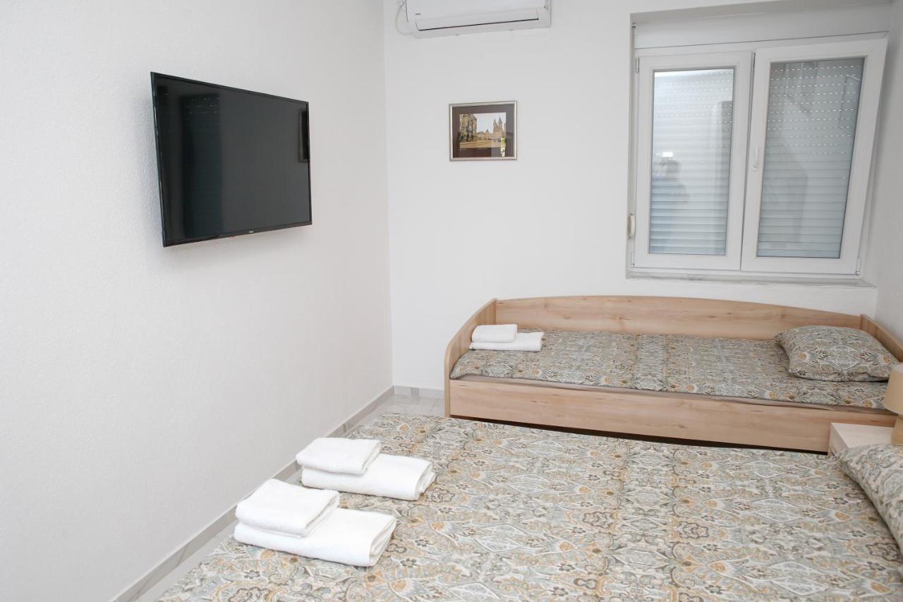 Reshkov Pool Apartments Gevgelija Bagian luar foto